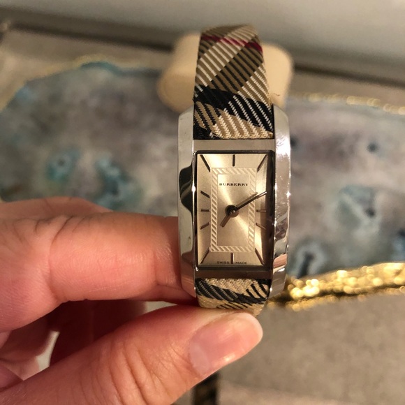❤️🖤Burberry Watch🖤❤️ - Picture 3 of 10